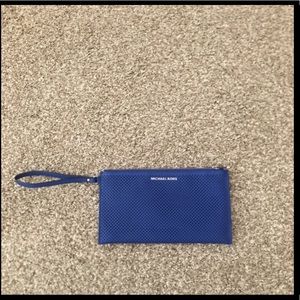 michael kors wristlet